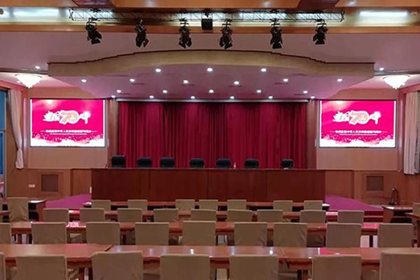 小間距LED顯示屏與無縫拼接屏區(qū)別在哪里？