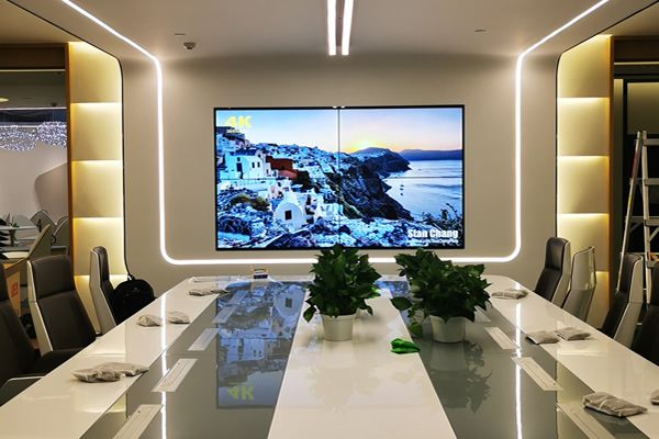 液晶拼接屏出現(xiàn)色差問題怎么解決？