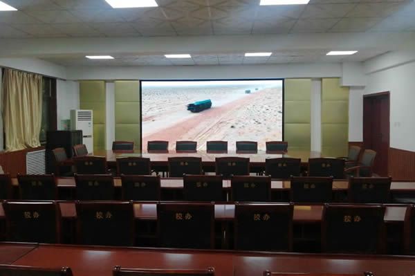 LED顯示屏好還是無縫拼接屏好？