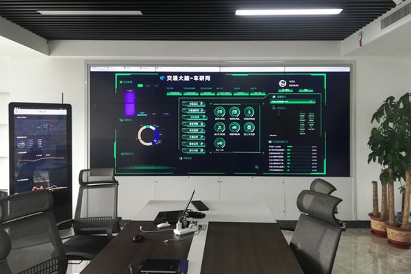 會(huì)議大屏選擇液晶拼接屏好，還是會(huì)議平板好？