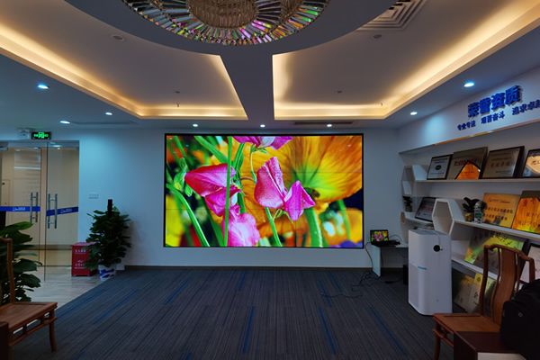 大數(shù)據(jù)可視化大屏使用LED顯示屏好，還是拼接屏好