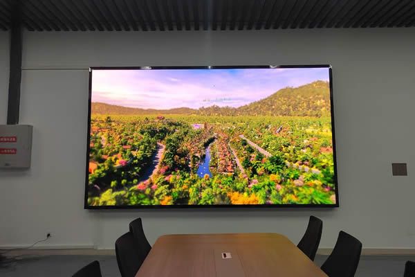 LED顯示屏和拼接屏兩者之間的區(qū)別有哪些，選擇哪種顯示大屏好？