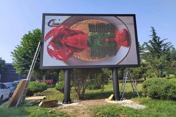 戶外LED顯示屏貴嗎，多少錢一平方米的？