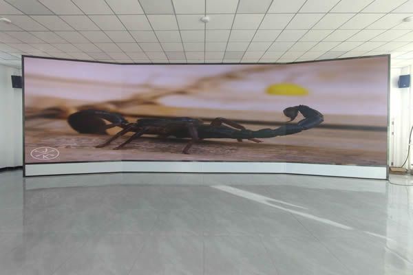 酒店大廳用LED顯示屏還是液晶拼接屏好？