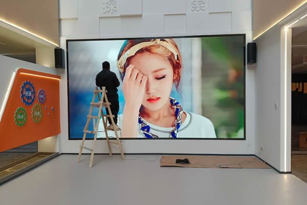 全彩室內(nèi)LED顯示屏價(jià)格多少錢一平方？