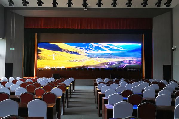 P0.9、P1.25、P1.53、P1.86、P2 LED顯示屏的合適觀看距離是多少？